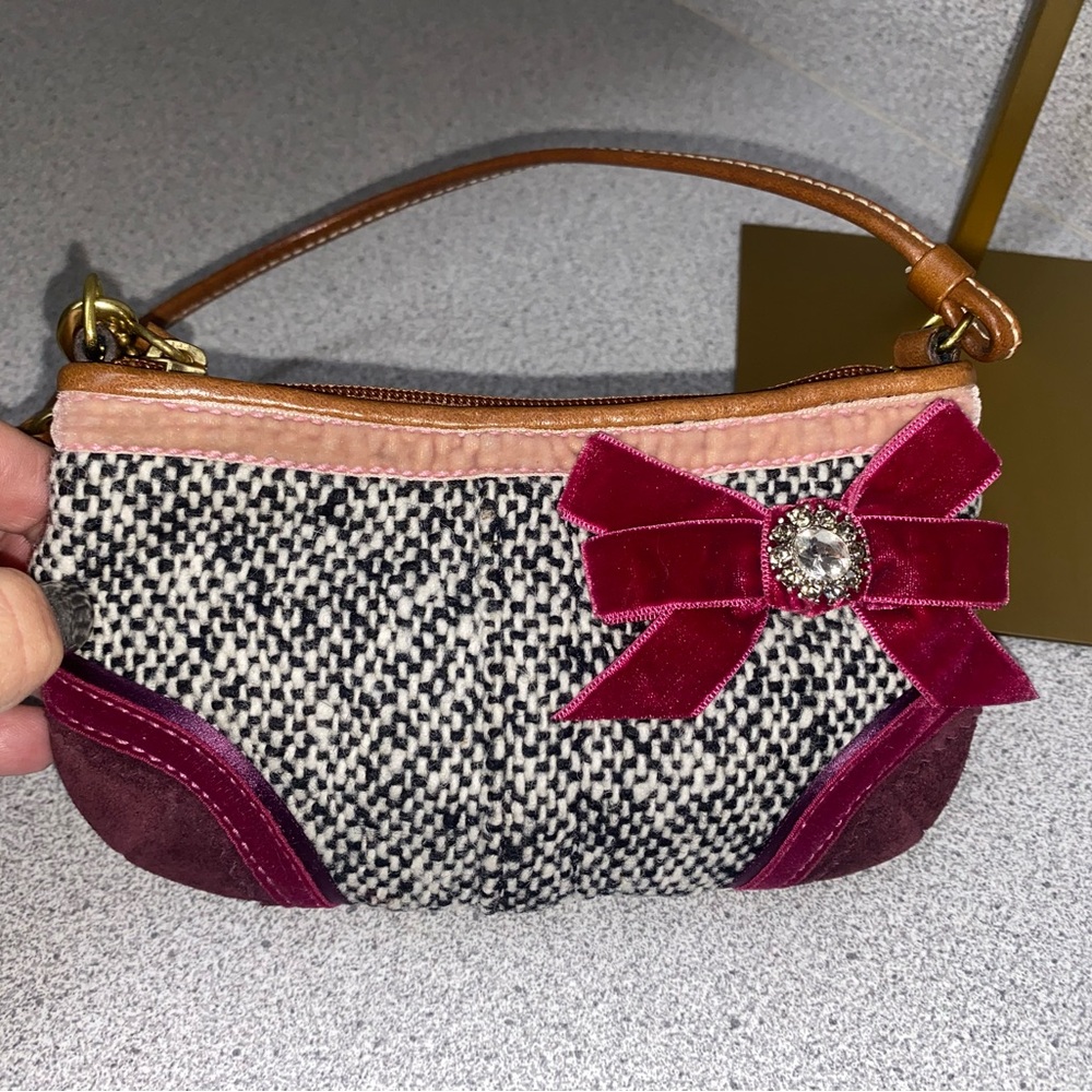 Coach Vintage SoHo Tweed Wristlet with Suede Bow EUC - Picture 8 of 15